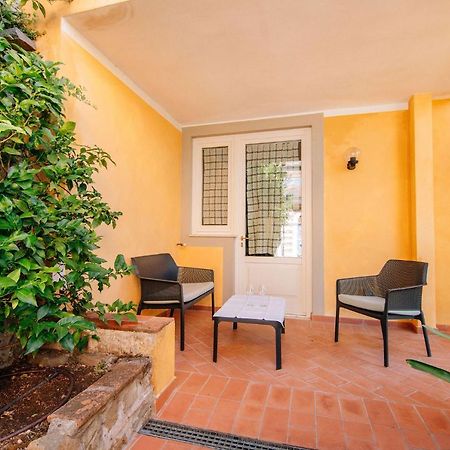 Holiday Home Il Borgo Degli Agrumi Uzzano Bagian luar foto