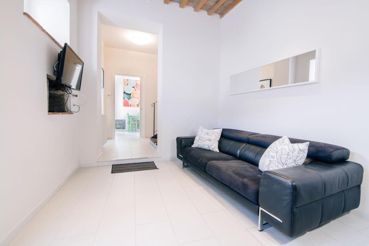 Holiday Home Il Borgo Degli Agrumi Uzzano Bagian luar foto