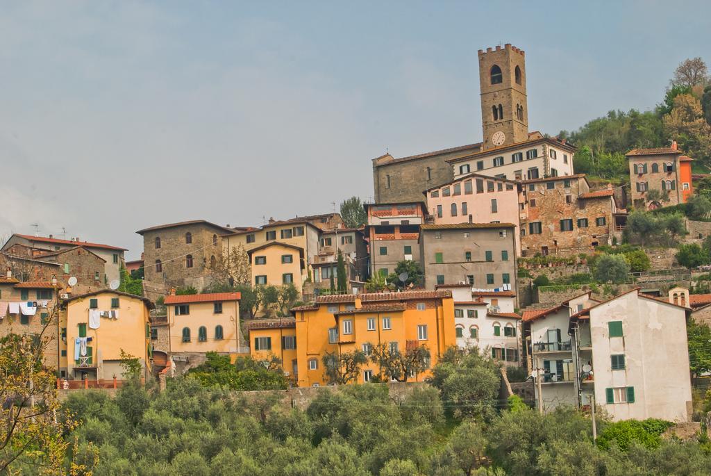 Holiday Home Il Borgo Degli Agrumi Uzzano Bagian luar foto