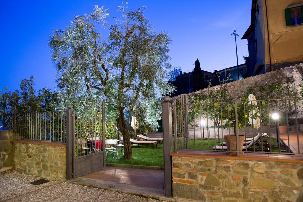 Holiday Home Il Borgo Degli Agrumi Uzzano Bagian luar foto